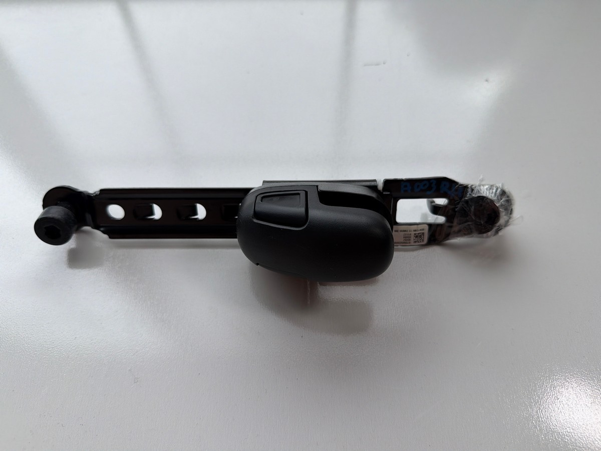 2017 JEEP Renegade Front Right RH Passenger Seat Belt Adjuster Cover 07356523650