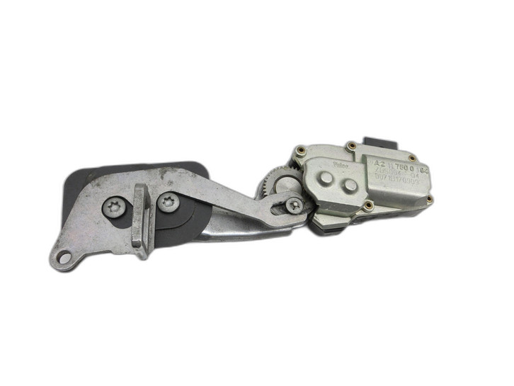 Mercedes C219 CLS 08-10  Zuziehhilfe Stellmotor für Heckklappe Heckklappenschloss  - Bild 1