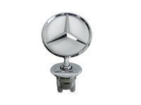 Mercedes W213 E200 16-20 Emblem Logo Mercedes W213 E200 16-20 09.11.2018 A2037580058 gebraucht Vorschau 1