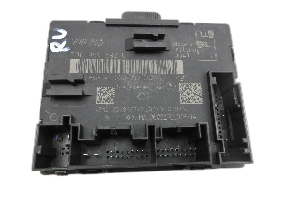 VW Passat B8 3G 14-19 Steuergerät ECU Modul Türsteuergerät Rechts Vorne  - Bild 1