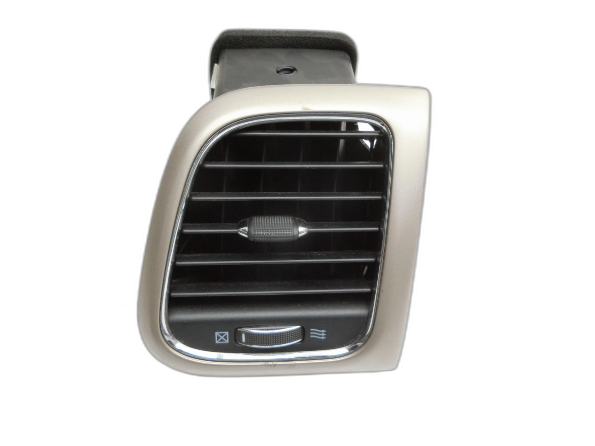 Jeep Grand Cherokee WK2 13-17 Luftdusche Luftdüse Rechts  - Bild 1