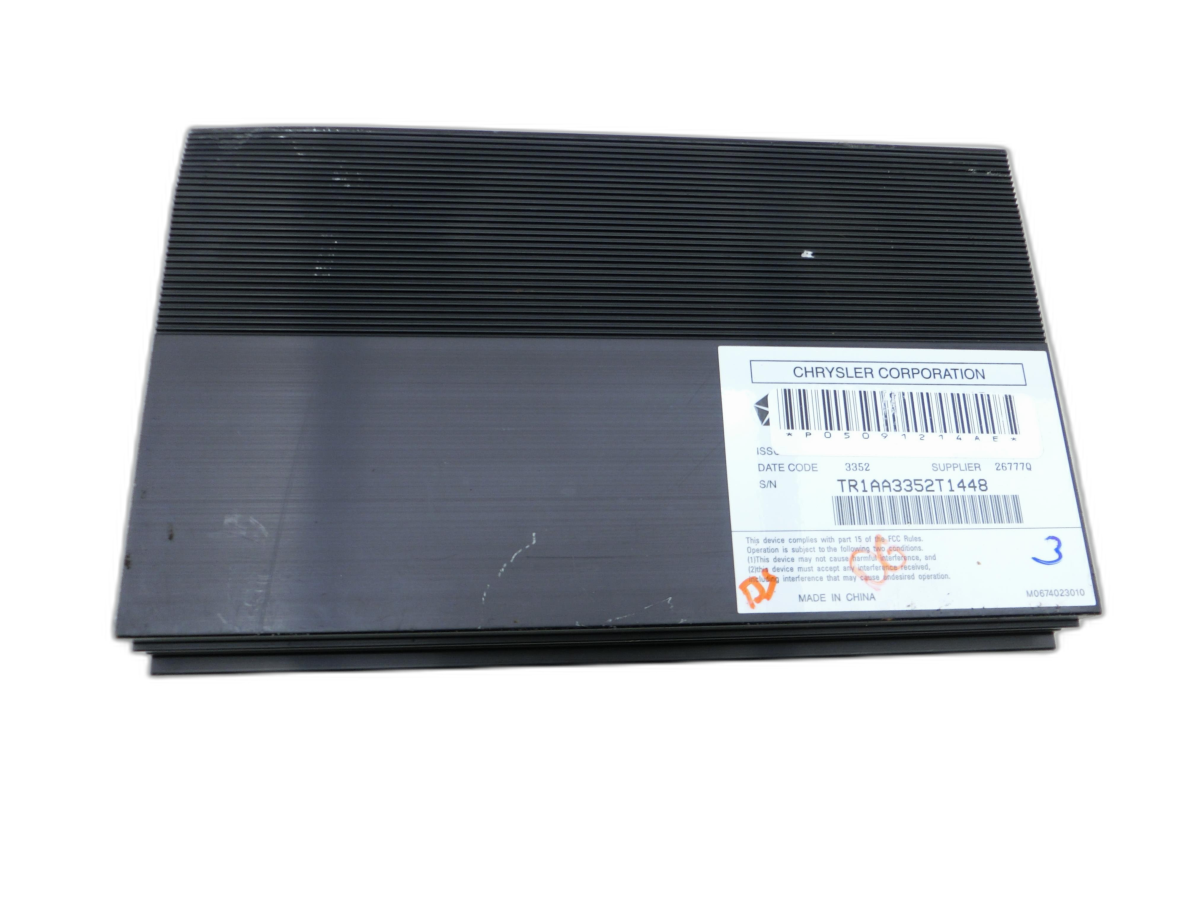 Jeep Grand Cherokee WK2 13-17 Verstärker Endstufe für Soundsystem  - Bild 1