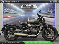 TRIUMPH BONNEVILLE BOBBER