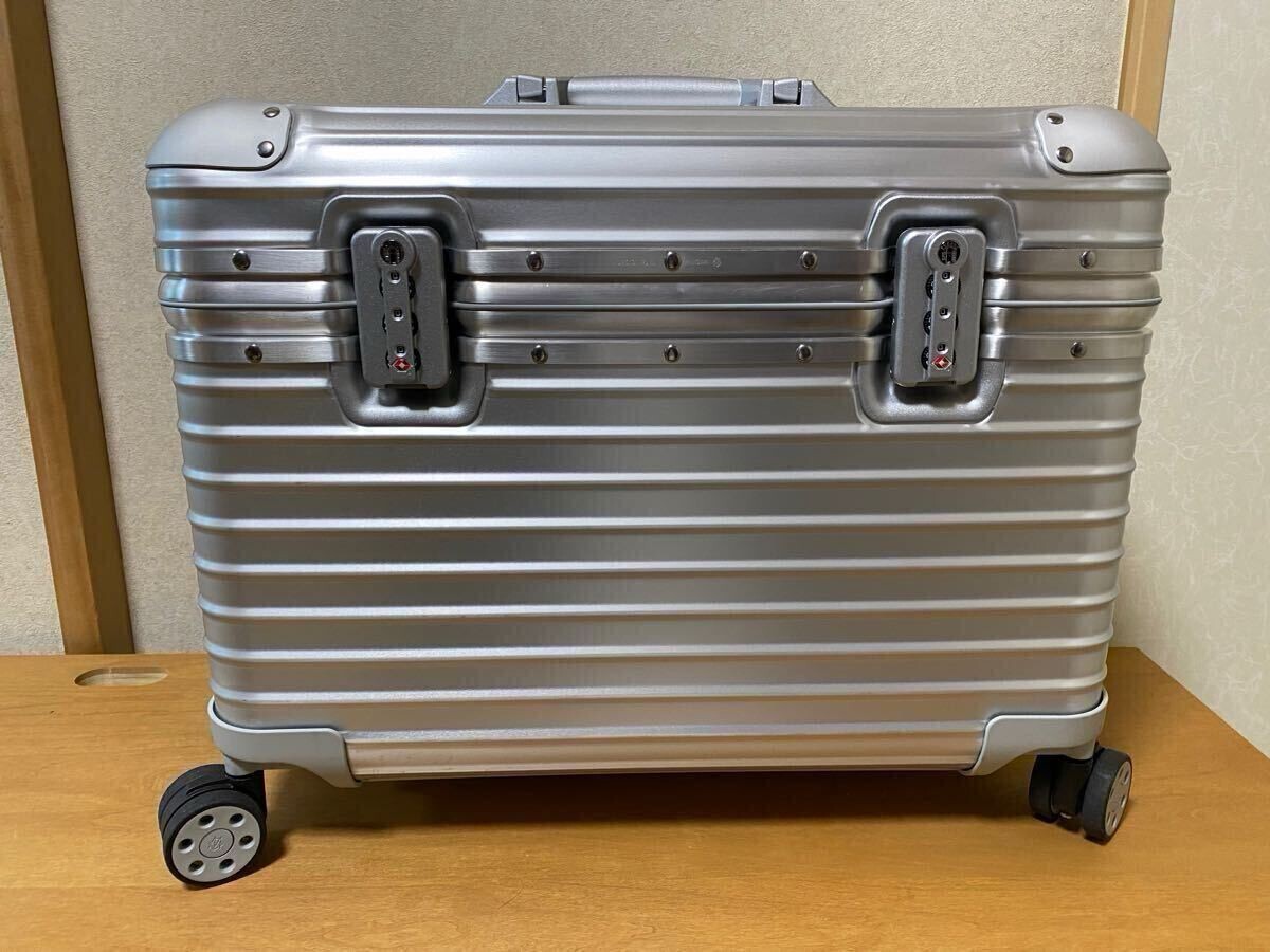 【RIMOWA】ORIGINAL PILOT SILVER 92551004 Original Pilot Case | Small Carry-On Suitcase | Silver | RIMOWA
