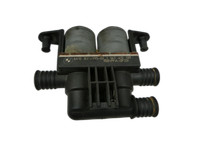BMW 5er E39 530d 00-04 3,0d Wasserventil Ventil Heizung BMW 5er E39 530d 00-04 09.04.2002 64128374995 8374995... Vorschau 1