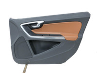 Volvo V60 I D3 10-13 Kombi Türverkleidung Türpappe Rechts Vorne Volvo V60 I D3 10-13 01.10.2010 gebraucht Vorschau 1