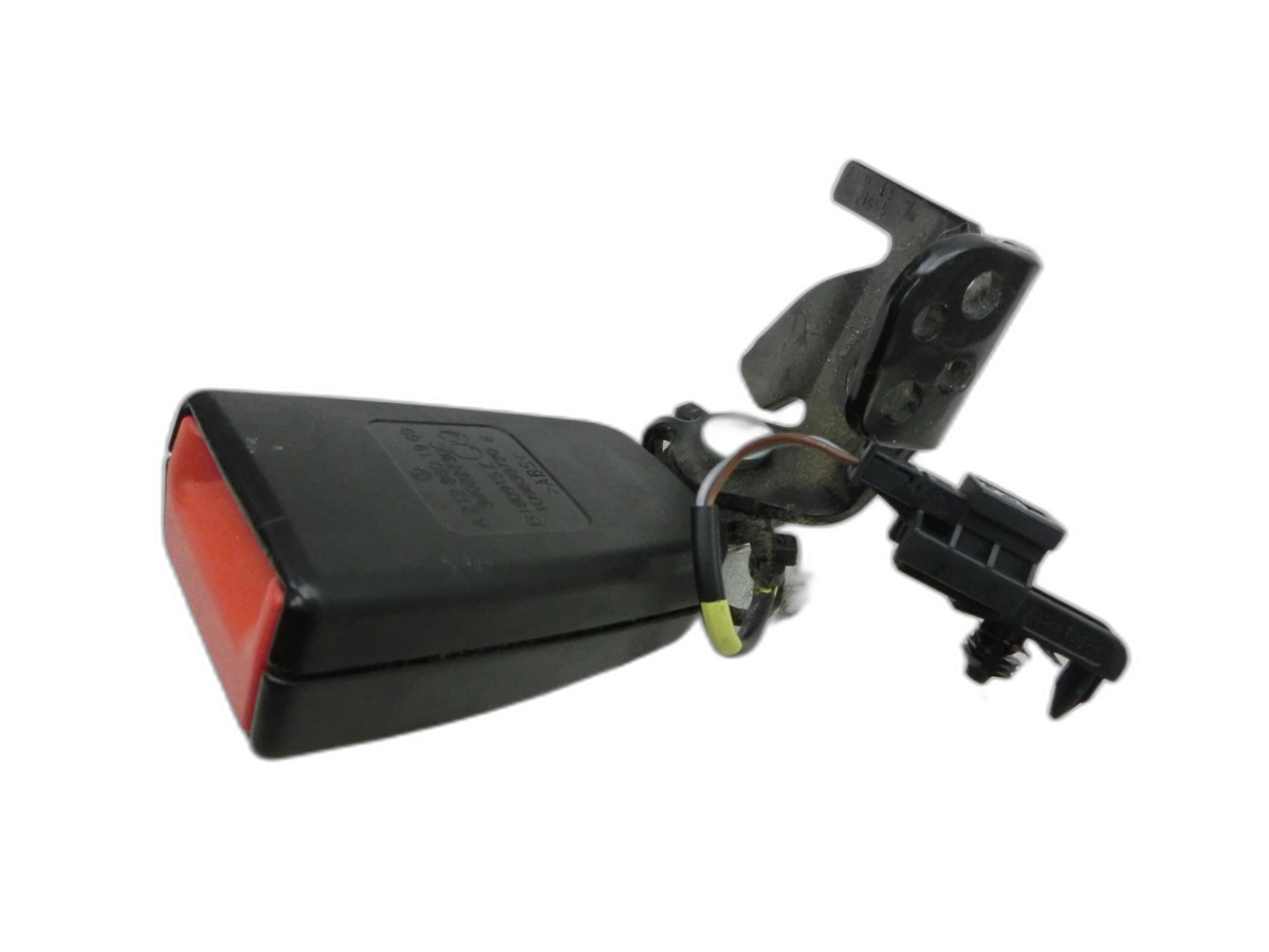 Mercedes W212 E200 13-16 Lim Gurtschloss Links Hinten  - Bild 1