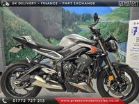 TRIUMPH STREET TRIPLE RS