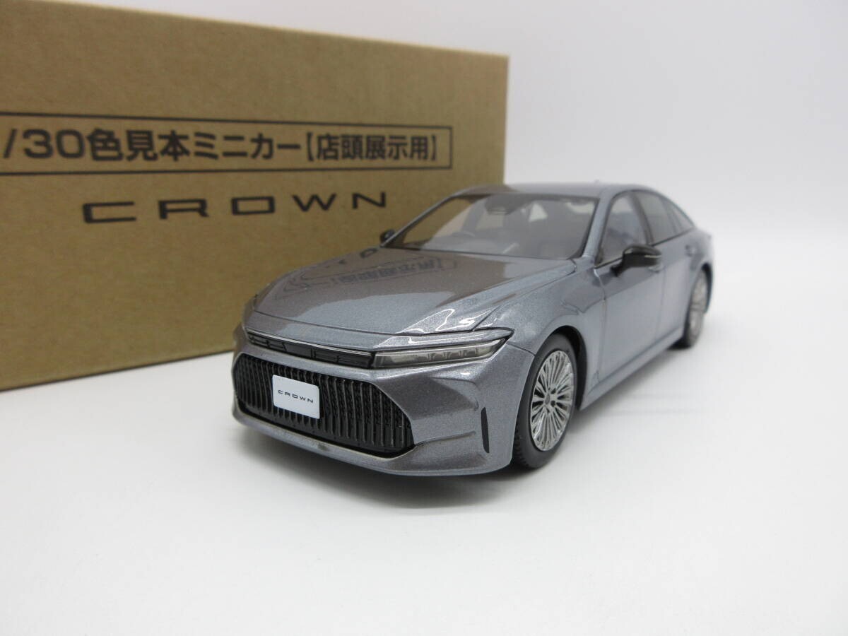 TOYOTA CROWN BEYONDミニカー　1/30 1:30 Toyota Crown Sedan 2023 Color Sample Minicar Precious