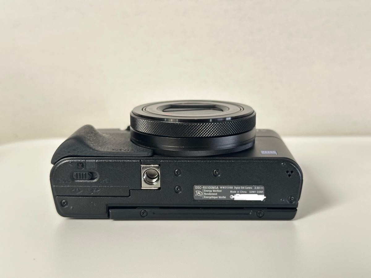 sony rx100m5a DSC-RX100M5A