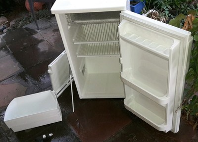 Kühlschrank Minibar Getränkekühlschrank Silber A Edelstahl Glastür 80l : Kompakt kühlschrank buyitmarketplace.de Kühlschrank Minibar Getränkekühlschrank Silber A Edelstahl Glastür 80l : Kompakt kühlschrank buyitmarketplace.de