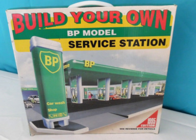 BP GAS STATION Model, Build Your Own Service Station 1995 Edition (New Open Box)