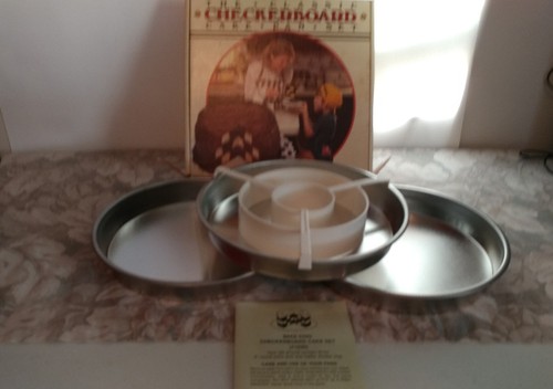 Vtg Bake King/ The Classic Checkerboard Pan Set / # 1200 / NOS
