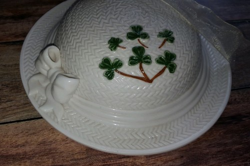 Vintage Irish Spring Bonnet/Hat Wall Pocket W/Clover Shamrocks & Ribbon Ceramic