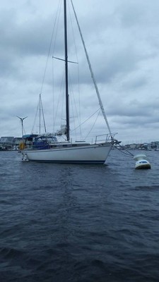 1977 Pearson 323 32'