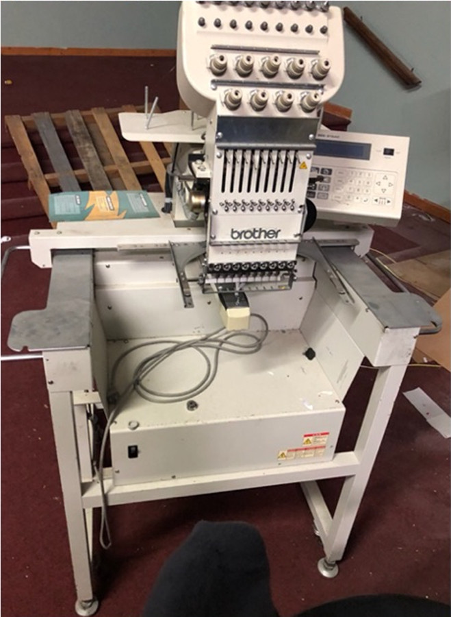 HAPPY 6 HEAD / 12 NEEDLE / 12 COLOR / EMBROIDERY MACHINE / USED