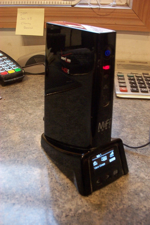 Verizon MiFi Home Phone LTE Internet Router W Power Cord And Battery