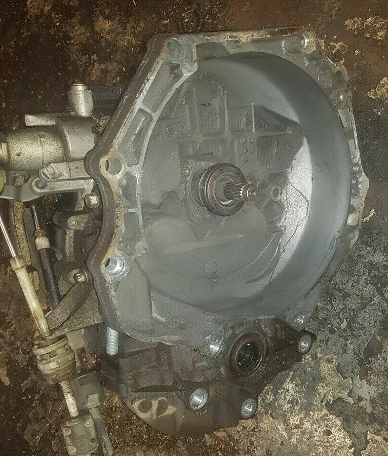 Vauxhall Astra J 1.7 Cdti Gearbox 6 Speed M32 2011 in Luton