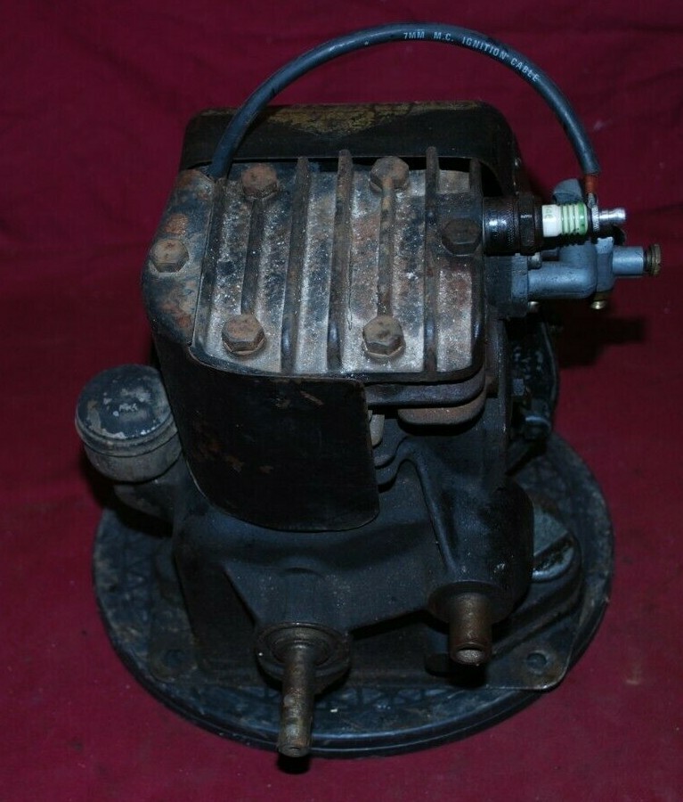 Briggs & Stratton Early WM Rope Start Gas Engine Motor 2