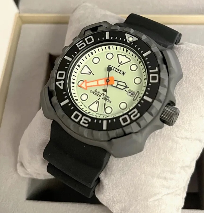 Pre-owned Citizen Promaster Green Dial Dive Titanium Eco Drive Sports Watch Bn0227-25x