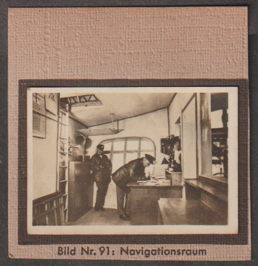 Germany 1932's Zeppplin Navigatiom Room photographic Ciggarette card