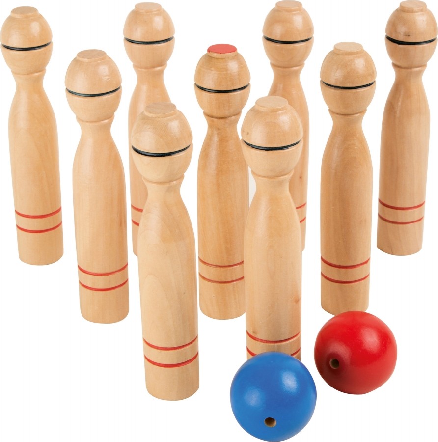 Kegelspiel aus Holz, Kinder kegeln