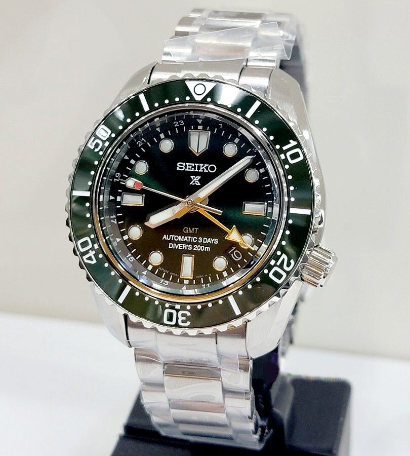 Pre-owned Seiko Prospex ‘marine Green' Gmt Automatic Men's Watch Spb381j1