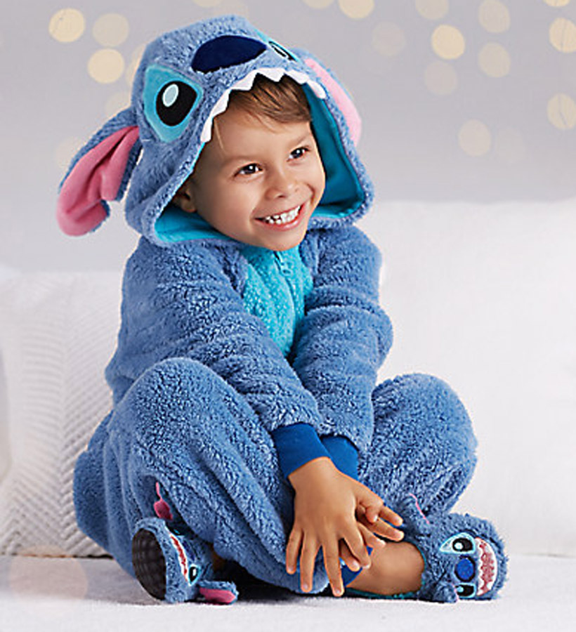 плюшевый комбинезон для новорожденных. костюм кигуруми стич. детские плюшевые костюмы. ребенок в плюшевом комбинезоне. детские плюшевые костюмы.