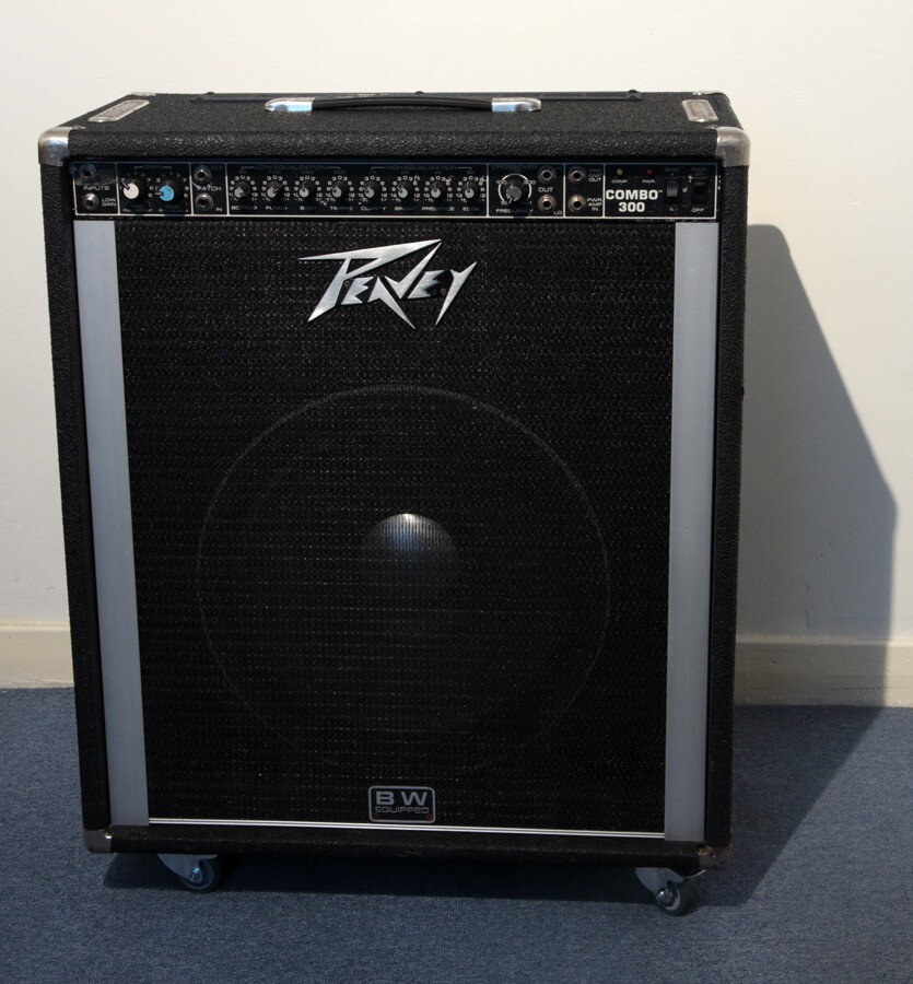 Peavey Combo 300 1x15 Black Widow pro bass guitar amp in Alloa