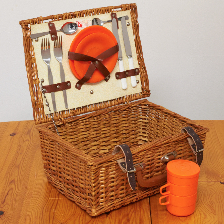Vintage Optima Picnic Basket in Burton Latimer, Northamptonshire