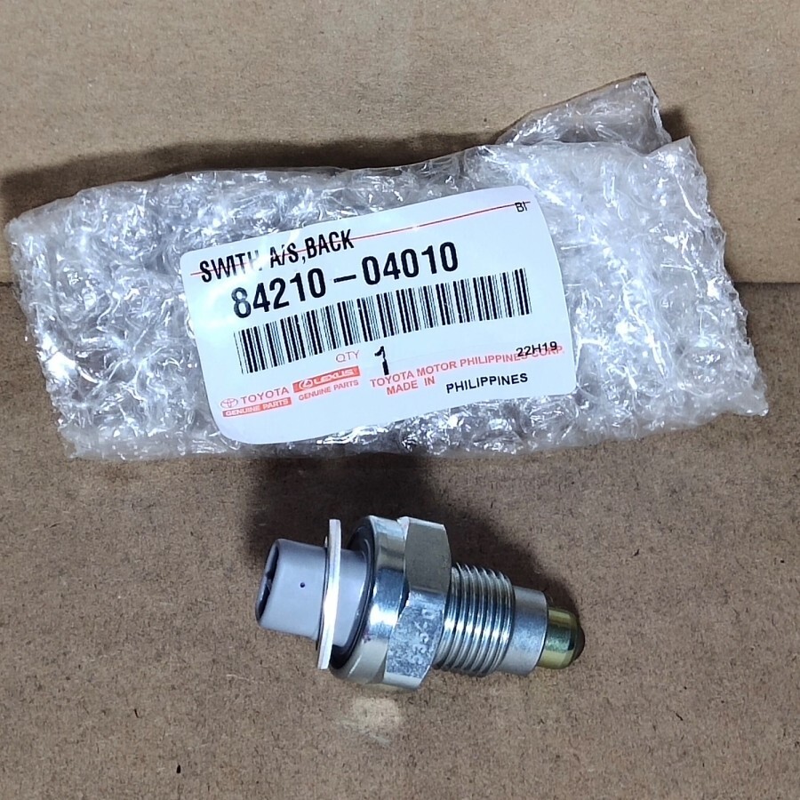 Reverse Light Switch 84210-04010 For Lexus Toyota Auris
