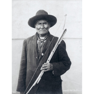 Geronimo Apache Chief Native American Vintage BW Photo Art Print Framed 12x16