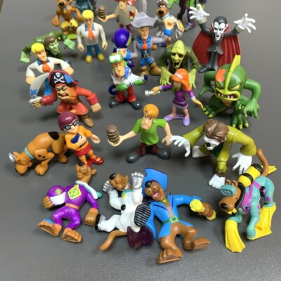 Random 15PCS Scooby-Doo Mystery Mates Crew Shaggy Monster Pirate Ghost Figure