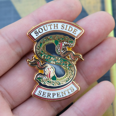 Riverdale South Side Serpents Brooch Brosche Pin Metal Badge Cosplay Button Gift