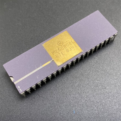 Motorola MC68B00L Processor 6800 R7E 8-Bit CPU Ceramic DIP40 2MHz Microprocessor