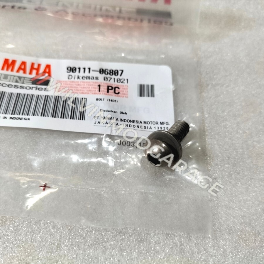 Genuine Parts Yamaha XMAX 300 2017-2024 Exhaust Protector Bolt Hex 90111-06807