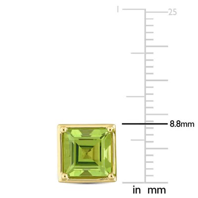 Pre-owned Amour 3 1/2 Ct Tgw Square Peridot Stud Earrings In 14k Yellow Gold