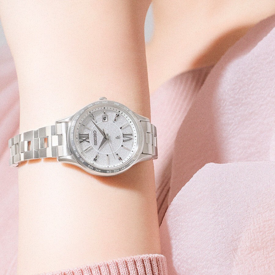 Pre-owned Seiko Lukia Standard Ssvv081 Women's Watch World Time All Silver 2023