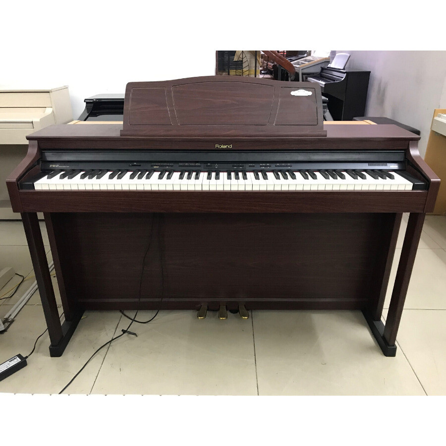 Roland HP305 SuperNATURAL Piano PHA II Ivory Feel keyboard with