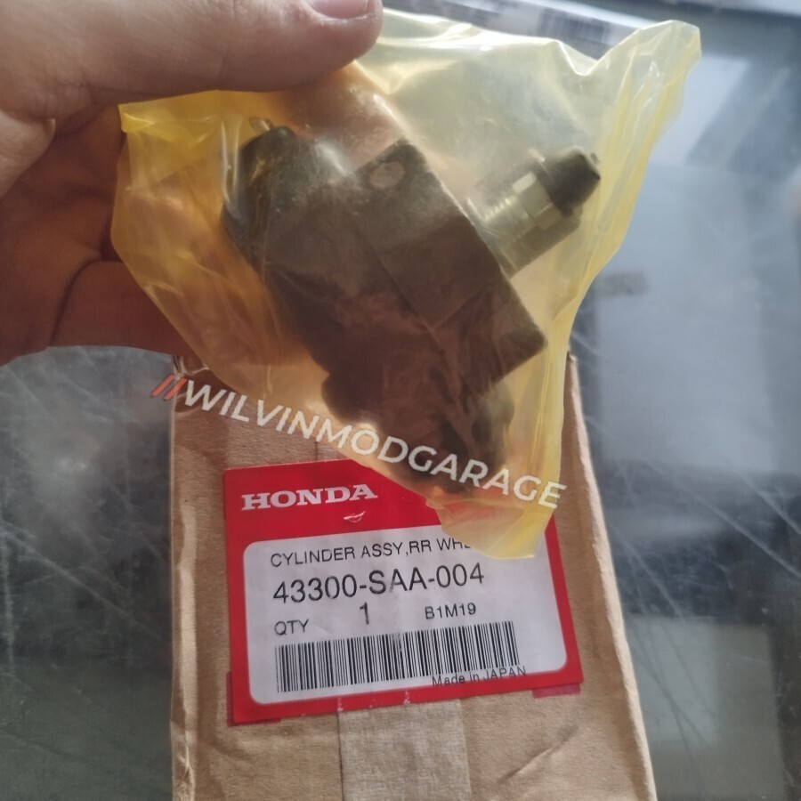Genuine Rear Wheel Brake Cylinder 2003-2008 Honda Fit Jazz 43300-SAA-004 JAPAN