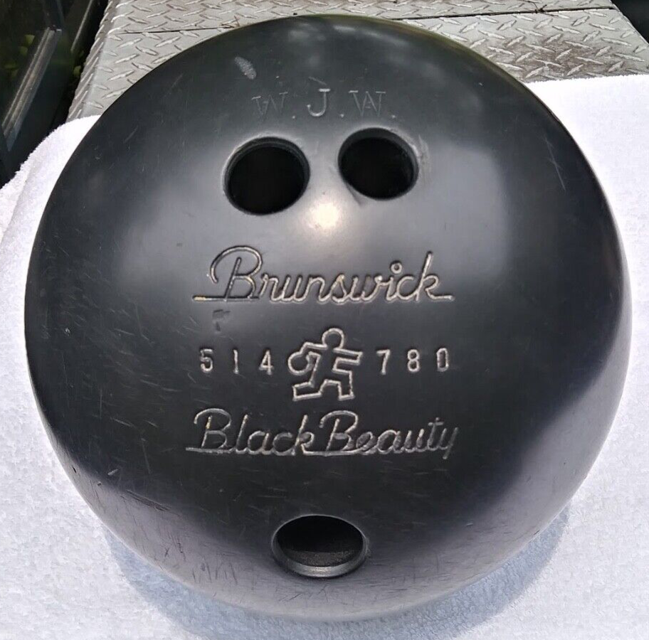 Vintage Black Beauty Brunswick Black Bowling Ball 15 lb 13.6 oz WJW