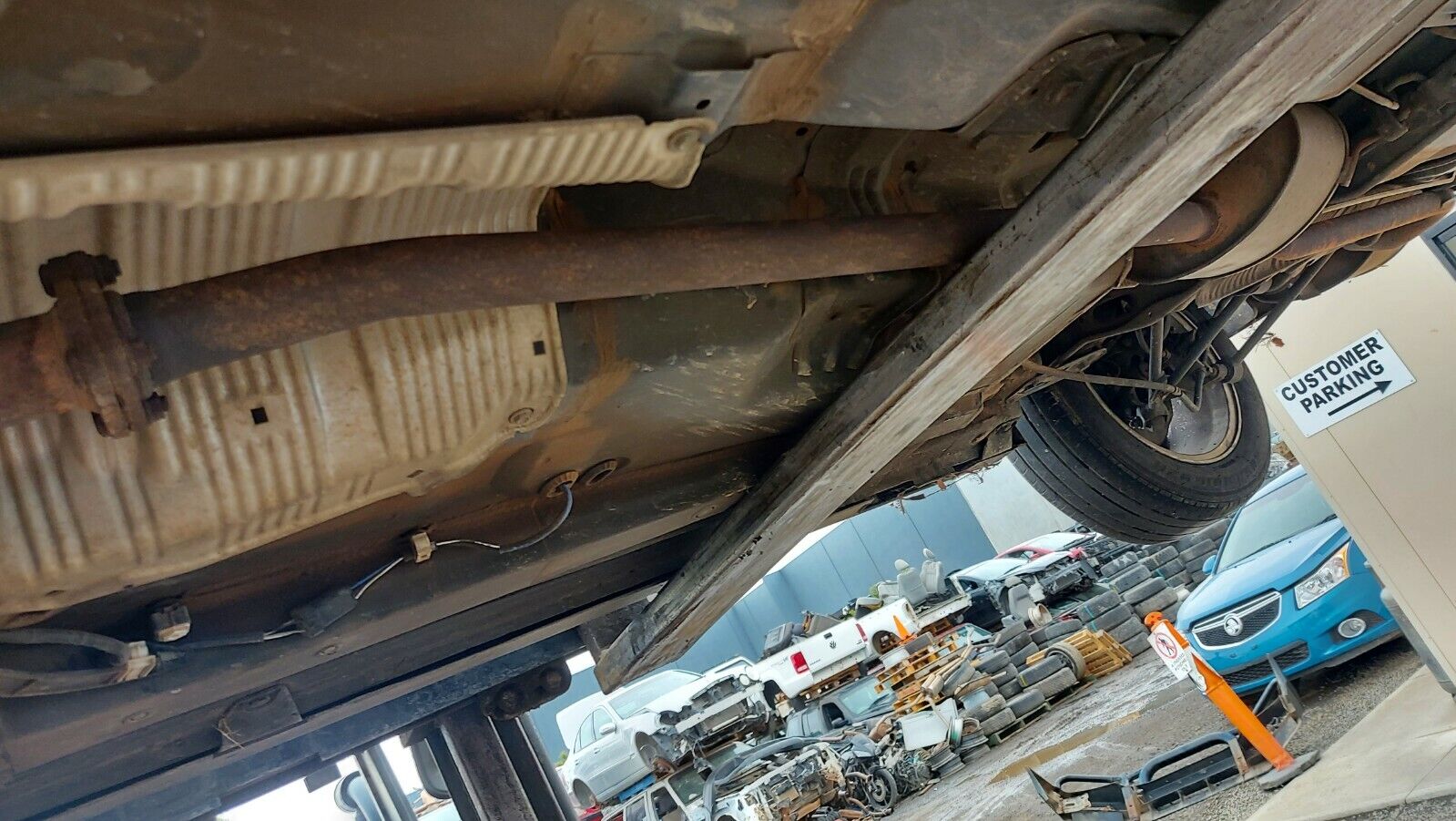 Honda accord 02 -07 7th gen exhaust pipe Centre, rear Honda accord 02 -07 7th gen exhaust pipe Centre, rear