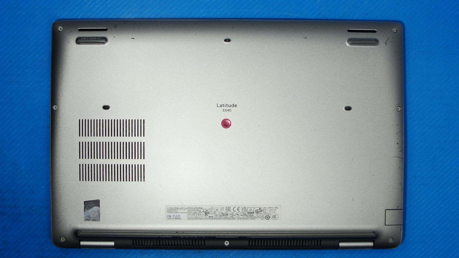 Dell Latitude 5540 i7-1365U 32GB 512GB SSD 15.6" FHD Touch Win 11 Pro - Thumbnail 4