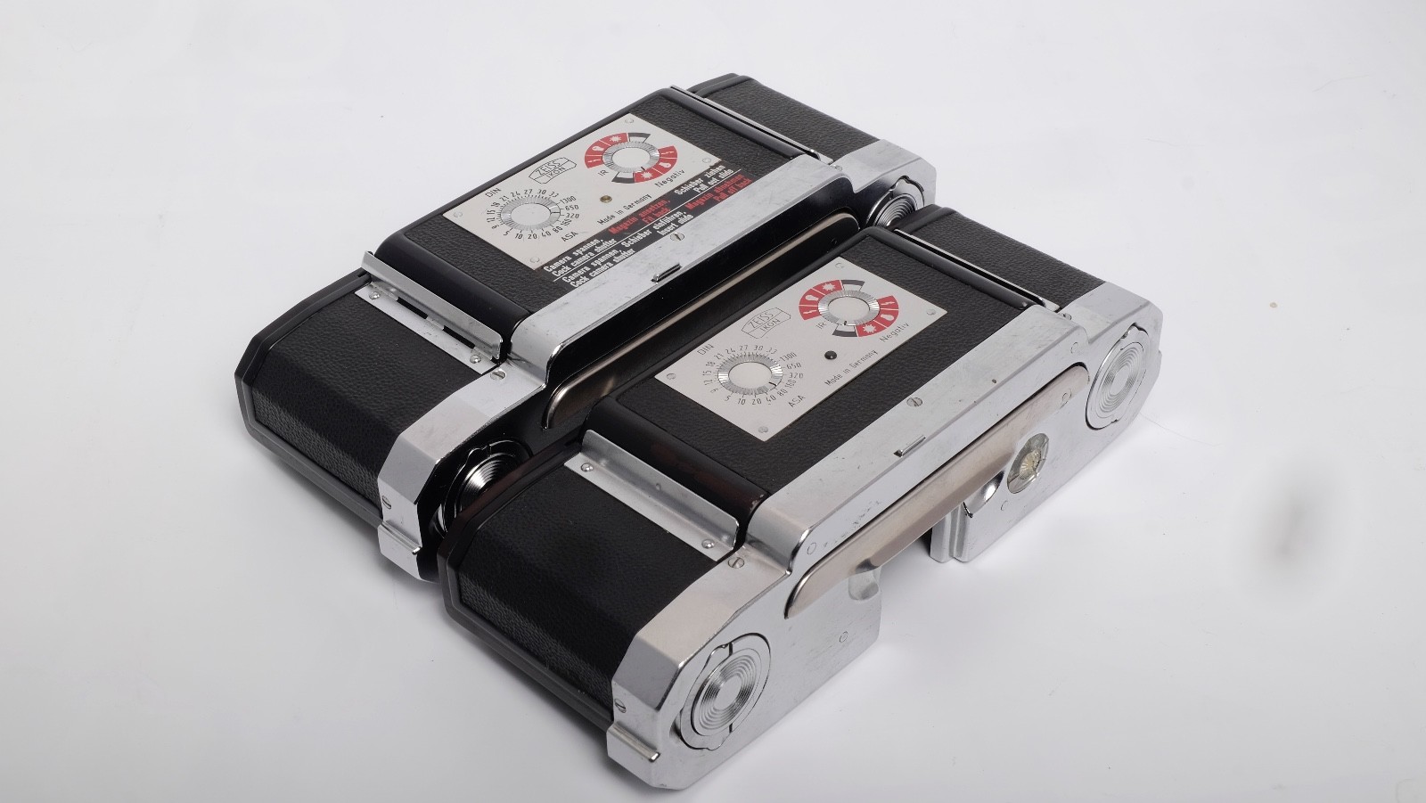 ZEISS CONTAREX & CONTAFLEX INTERCHANGEABLE FILM MAGAZINE BACK 35MM SET OF 2