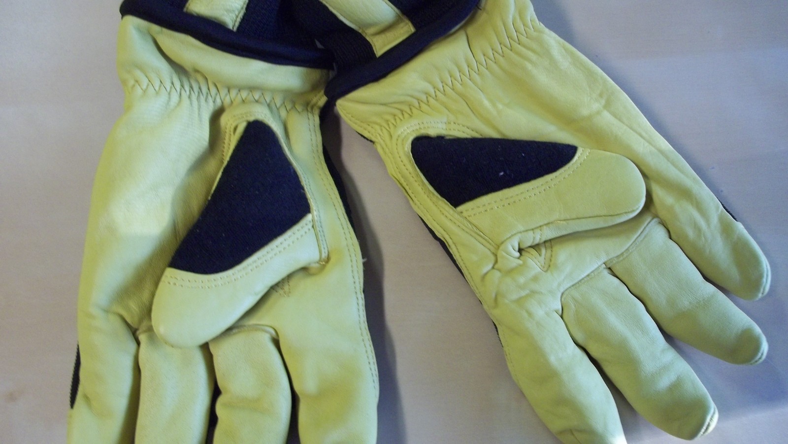 Mike Holmes Goatskin Winter Work Wear Leather Gloves 1 Pair Medium NEW