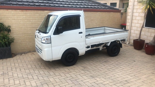 Daihatsu hijet 2018