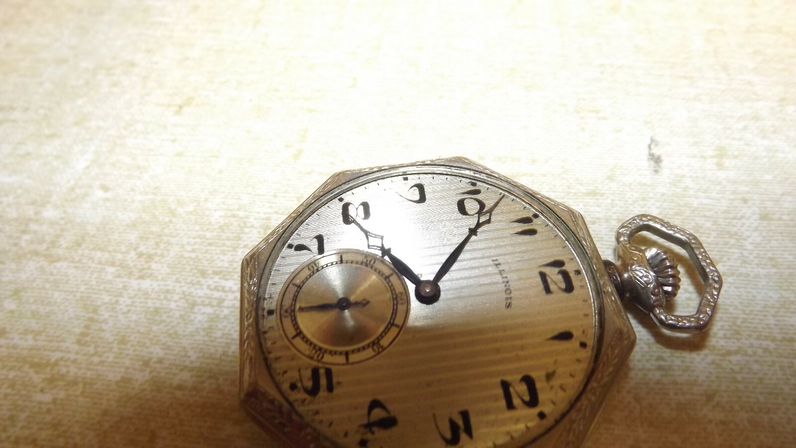 ILLINOIS POCKET WATCH  No Glass Front, Untested  Antique  Parts / Repair Octagon