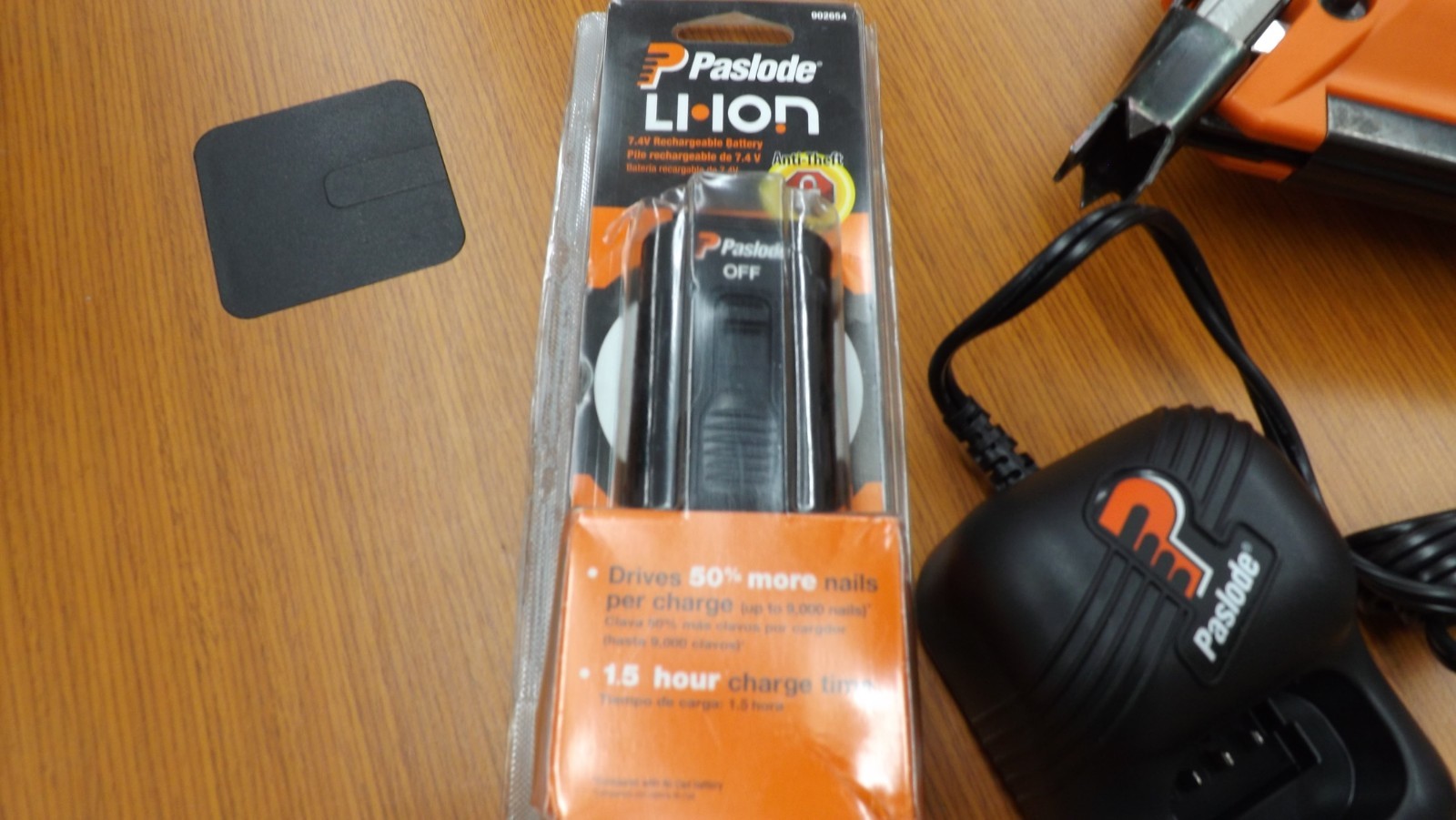 Paslode Cordless CF325XP Lithium-Ion 30° Framing Nailer SEALED BATTERY W/CHARGER