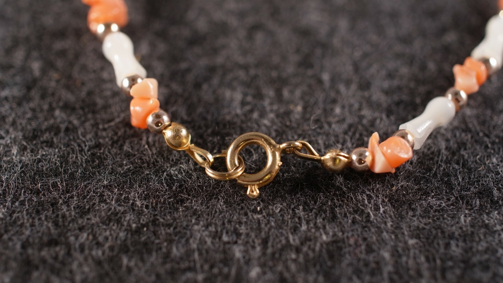 Vintage Pink Coral Mother of Pearl Shell Beads Bracelet Pink Golden 8