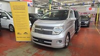 2008 Nissan Elgrand 2.5 Highway Star 360 view Ulez Free Petrol Automatic